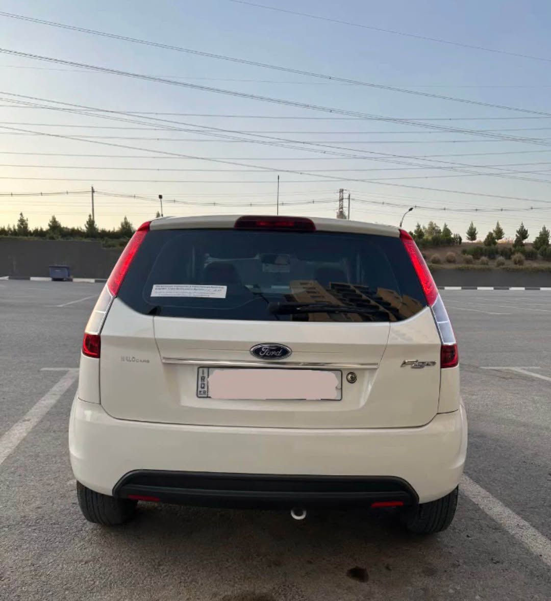 فۆرت فیگۆ. 2015 سفری شەریکەی نیڤا رەقەم وسەنەوی هەمووو شتێکی تازەیە تا 2027  سەیارەکە زۆر لۆک ماوەتەوە گێر مەکینەی. هەموو گیانی سەیارەکە بەشەرت. تەنها ٩٧ هەزار حەقیقی رۆشتوووو.   بئ دەعم بئ لێدراوی. تەنها دووپەلەی زۆرزۆر بچووک بۆیاخی هەیە.  سەیارەکە زۆر جوانە پاک ماوەتەوە مالی دۆستەوە. هیچ مەسرەفێکی تیا نیە سعری٩٣ گەلا معامەلەیە. سەیارەکە لەسلێمانیە.    
ژ*********** السليمانية, العراق
