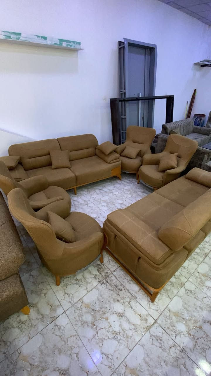 يتوفر لدينا تخامه وديوانات وكناتير وجميع اثاث المنزل العنوان الرمادي شارع اربعين مقابيل مطابخ كورال للستفسار المراسله على هذا الرقم ***********
