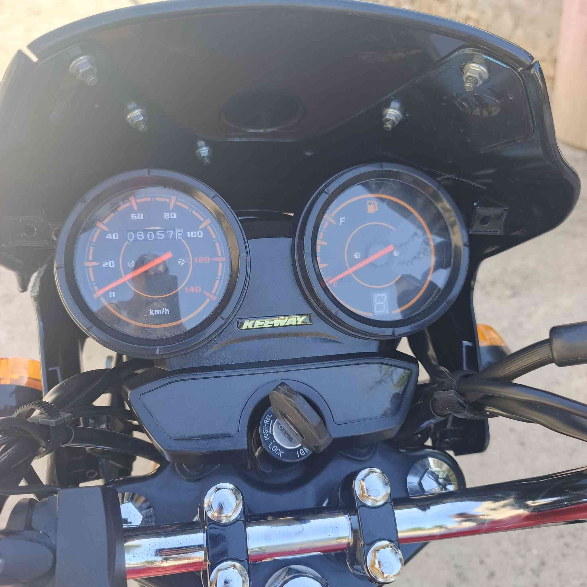 يالله اللهم صلِّ على محمد وآل محمد 
دراجه نوع ار كي موديل 25 دراجه بحالت الوكاله بعده صارله اقل شهرين من طالعه لون حلو وعليه اضافه وجه مال دايون وكيل علي عنجور دراجه حره ما مطلوبه ربع اطيك سنويه اصليه يعني ما مطلوبه ربع سعر 2400وبيه مجال شي بصيط
مازنجر مايشتغل بس واتساب او اتصال ***********
