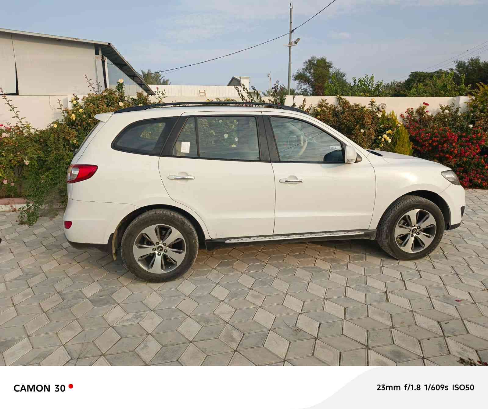 السلام عليكم 
سنتافيه 2012 
حلوه مال بيت رقم بغداد 
فتحة تحكم فول مواصفات 
مري شفط 
كروس سرعه 
كامره خلفيه 
تحكم ستيرن كامل 
حساسات كامل 
مرايه عاكس للضوء 
تخم تاير جديد 
صدر جديد امامي خلفي 
دوشه جلد جديده 
السياره ما متعوبه ونظيفه احله من الصوره 
اي استفسار هذا رقم تلفوني 
*********** ديالى بعقوبه
