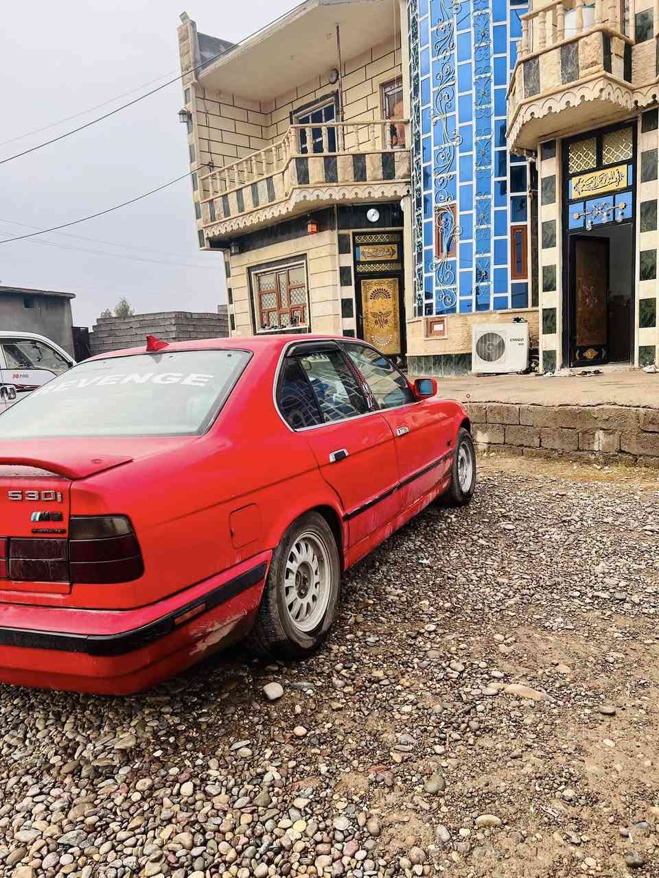 السلام عليكم
بي ام 525 
كير عادي 
محرك فل 
كير محرك
بل جيس 
داخل كنتاره 
رقم دولي نينوى 
شعندك مراوس 
فكتره تبريد نزل 
***********
