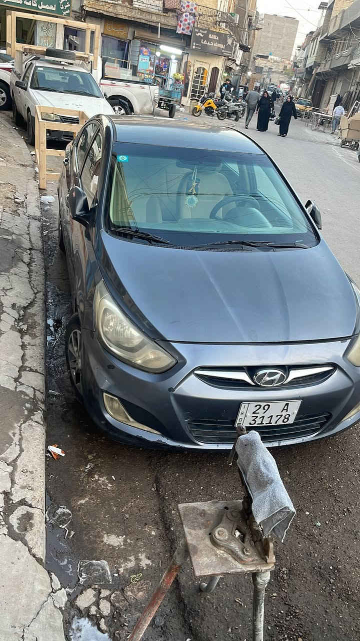 السلام عليكم 
اكسنت 2013 للبيع ١٦٠٠ خليجي 
رقم واسط مشروع وطني تحويل ثاني يوم 
باسمي مكان بغداد شارع حيفا السعر ٨٠ وبيه مجال بسيط 
والسونار موجود بلمنشور مستعجل على بيعه ***********
