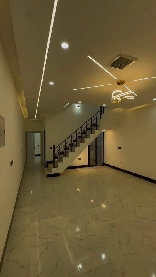 🔵 دار طابو للبيع بناء حديث زيرو VIP 🟠
بناء حديث فول صفر مبني بأحدث التصاميم والمواصفات الهندسيه والديكورات المغربيه ونظام دكت تبريد مركزي 

يتكون الدار من طابقين ٣غرف  نوم واستقبال ومطبخ حار بارد ومجموع صحيات هول عدد ٢   
-------------------------------

#موقع_الدار :- (كركوك حي عدن)

#المساحة (100 متر )

————————————————

الفرص مثل هاي ما تنتظر… احجز عقارك  اليوم وخلي حلمك يصير واقع!

للاستفسار اكثر يرجى مراسله الصفحه او الاتصال بالأرقام  

[***********] 📞☑️

—————————————————————————— 
 بأمكانكم عرض عقارتكم لدينا سواء كانت #بيــع أو #إيجــار أو #أستثـمار ‌‎زبائننا الكرام بِكُم نَرتقي ونَتشرف بزيارتِكم ونَفتخر بخِدمتِكم 

مكتبـــ الجوهرة  للاستثمار والتطوير العقاري معكم نحو الأفضل للإستفساريمكنكم مراسلة الصفحة اوالاتصال بالأرقام التاليه 
*********** 📞☑️
عنوان المكتب
 ( كركوك حي عدن مجاور الجنسيه الجديده  عمارة البحرين )
