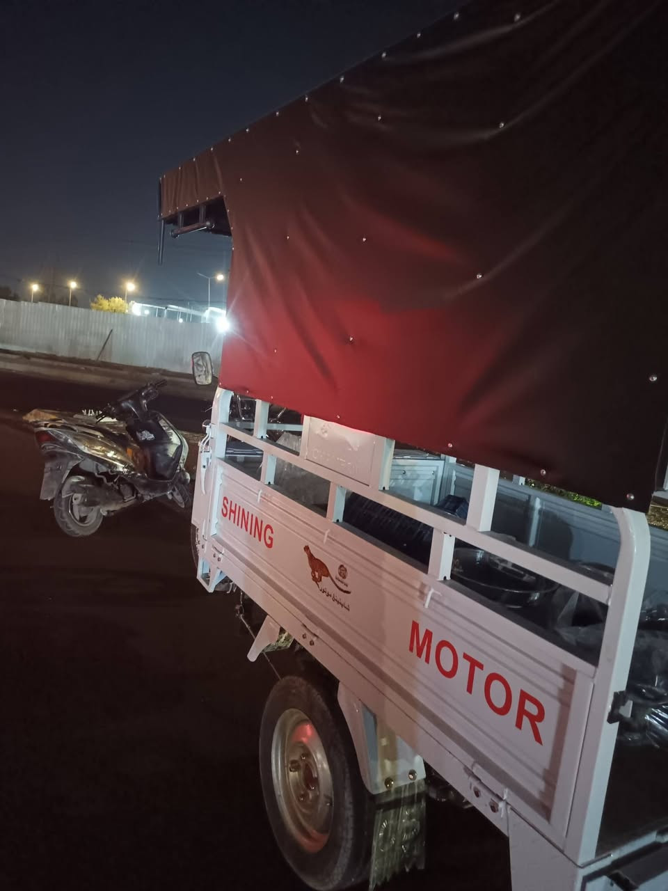 موديل 26زيرو قبل 3ايام من شتريتهة محجر تفصال جديد اوراق كاملة صقرمكينة جمرة فحل سعر3ملاين ومية مكان الحبيبية غير متواجد عل فيس شراي يتصل ***********
