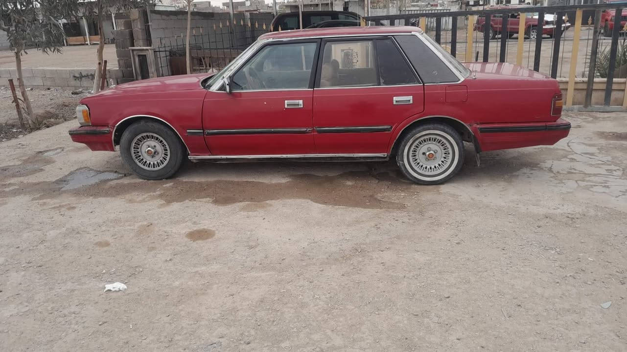 السلام عليكم.  سوبر موديل 85 رقم انبار تحويل مباشر  السعر 25 وبيها مجال 
كير ومحرك بطه جدد
حداديه جديده 
كهربائيات كلها شغاله 
سياره جاهزه 
العنوان الرمادي ال خمسه كيلو  للاستفسار هاتف ***********
