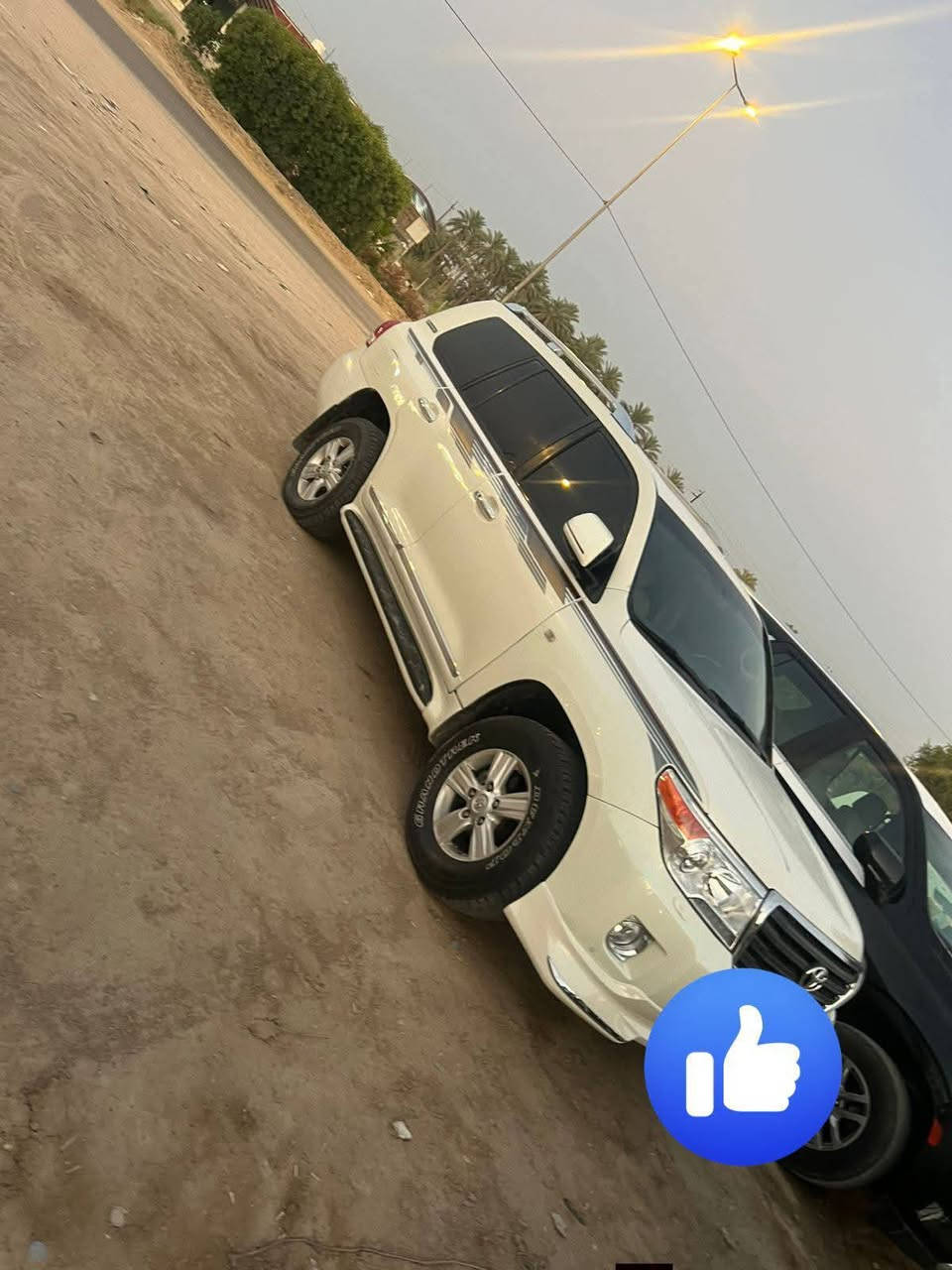 السلام عليكم
لاندكروز للبيع 2010 
رقم بغداد
بسمنه ثاني يوم تحويل 
محرك 4000   V6
مري شفط 
فتحت سقف
بيها صبغ حزام اثر شريط 
وباقي مواصفات  المعروفه 
السعر 260 وبيها مجال 
مكان السياره بغداد الشعب 
للاستفسار ***********
