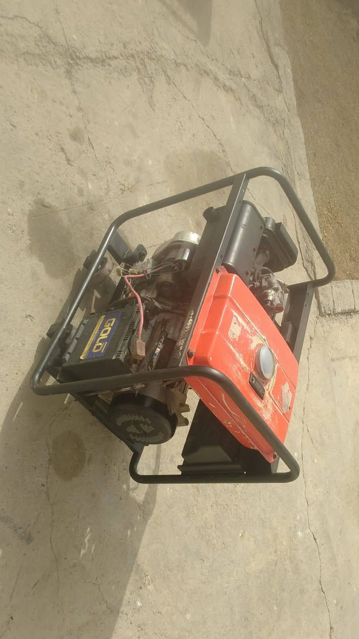 السلام عليكم مولده كامه للبيع جديده ٢٠ انبي كاز شغاله سلف بكره بغداد قرب مرور  السعر ٥٠٠ بيه مجال قليل ***********
