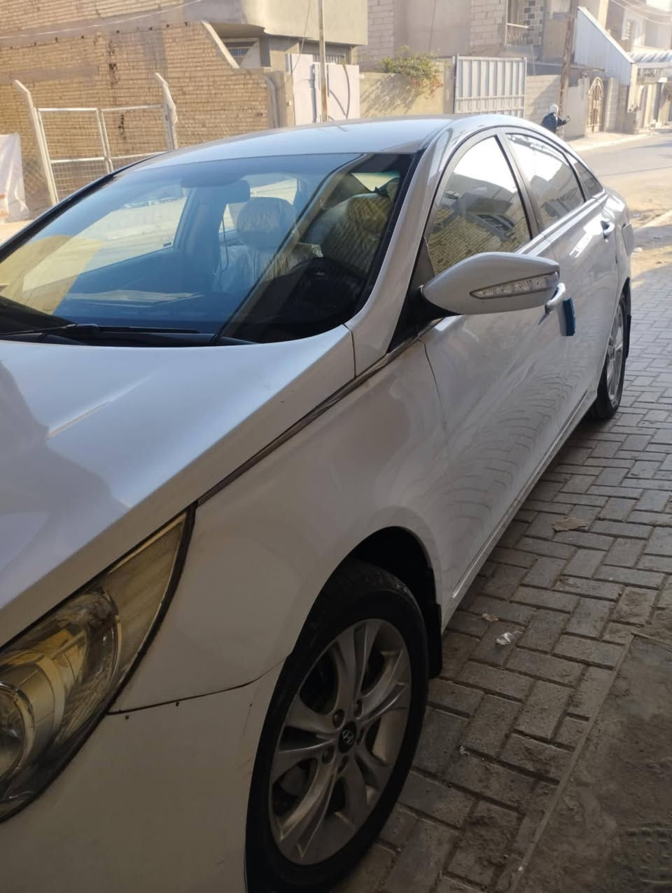 سلام عليكم ،،سوناتا خليجي 2011 ،،،سيارة كاملة من كولشي كير ومحرك  واحد على واحد نعومة خير من الله +تخم تايرات جديد+سنوية بأسمي تحويل مباشر رقم دولي مري شفط كشنات كهربائي تبريد عوزه فيشة فقط اتعاجز اروح اسويها  😁😁سونارها موجود السعر 114 وبيها مجال بسيط للتواصل واتساب أو خاص ***********
