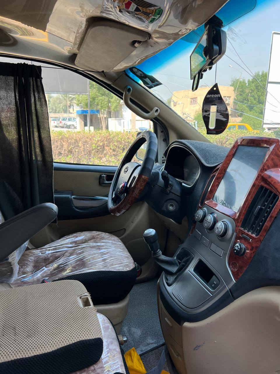 السلام عليكم ستاركس للبيع موديل 9 مفتوح مكينه ستوني شاده رقم بغداد بسمي بيه مكانات صبغ كلش قليله 
مكان حله السعر ب95 الاتصال على ‏‪***********‬‏
