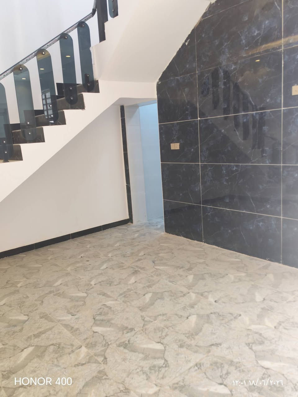 🏡 دار للبيع – زراعي 
📍 الموقع: مقابل قريت الغدير رقم العمود 258
📐 المساحة: 100 متر مربع 10×10طابقين
🏠 تتكون من: ✔️ 3 غرف نوم
✔️ صالتين
✔️ استقبال
✔️ مطبخ
✔️ مجموعة صحيات عدد 3
🚗 موقع مميز جداً،  على شارع بعرض 14م، وقريب من جميع الخدمات.ارصفه مقرنص انترنيت ضوي مولده وطني اناره ليليه  ماي خدمات بلديه 
🏗️ البناء صب كونكريت وبمواصفات هندسية ممتازة، شغل درجة أولى.
للتواصل ***********
واتساب***********
