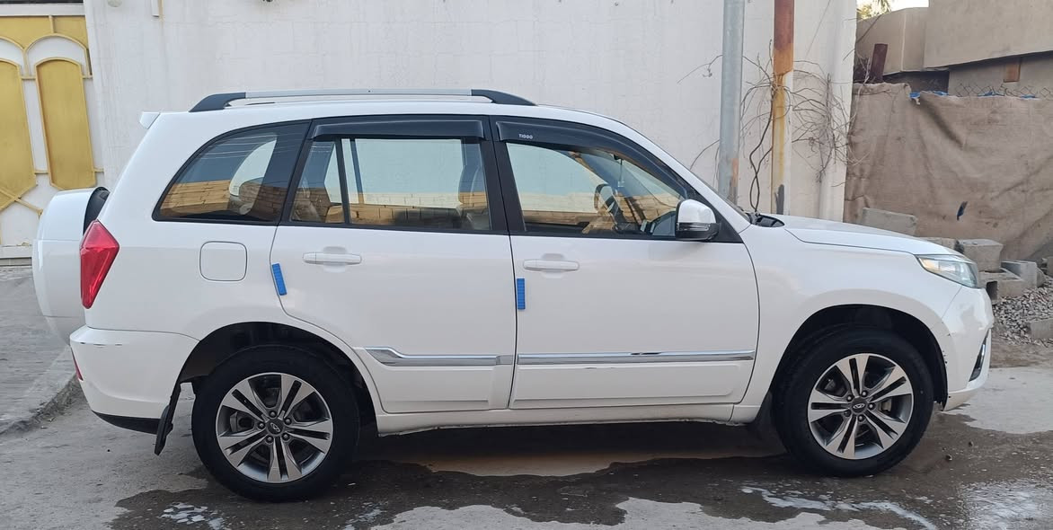 سلام عليكم شيري تيكو 3 موديل 2018 رقم بغداد بيها بارد بل باب السائق و شخط في دعاميه فقط باقي مكفول محرك و كير تبريد 🥶 تدفئه كشنات جلد ماشيه 98 الف سياره جديده السعر 98 و بيها مجال قليل العنوان ديالى شهربان ***********
