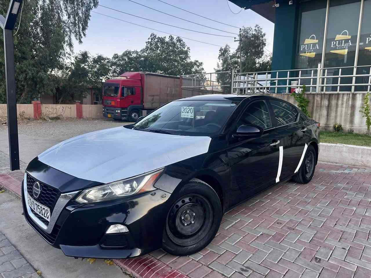 للبيع التيما 
السعر 124 بيها مجال بسيط
***********
موديل 2020
ماشيه١٠٠ 
تحكم ستيرن 
تثبيت سرعه 
رادار بلادي 
حجر بلادي
شاشه لمس 
كاميرا خلفي 
بصمة تشغيل 
بصمة ابواب+صندوق
كراسي هيتر 
تايرات وياله جديد 
كير مكينه بشرط 
حداديه امامي خلفي جديد 
تبريد ثلج 
السياره مابيها برغي نقص 
باسمي تحويل ثاني يوم  
ضرر السياره جاملغ+ بونيد + 
مكان السياره ديالى خانقين
