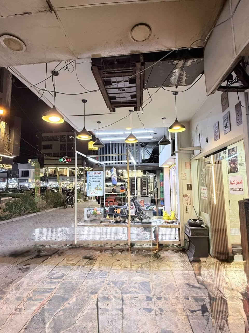 محل للايجار في بغداد الكراده الشرقيه مجاور جبار ابو شربت مقابيل مجمع الكراده التجاري للاستفسار ***********
