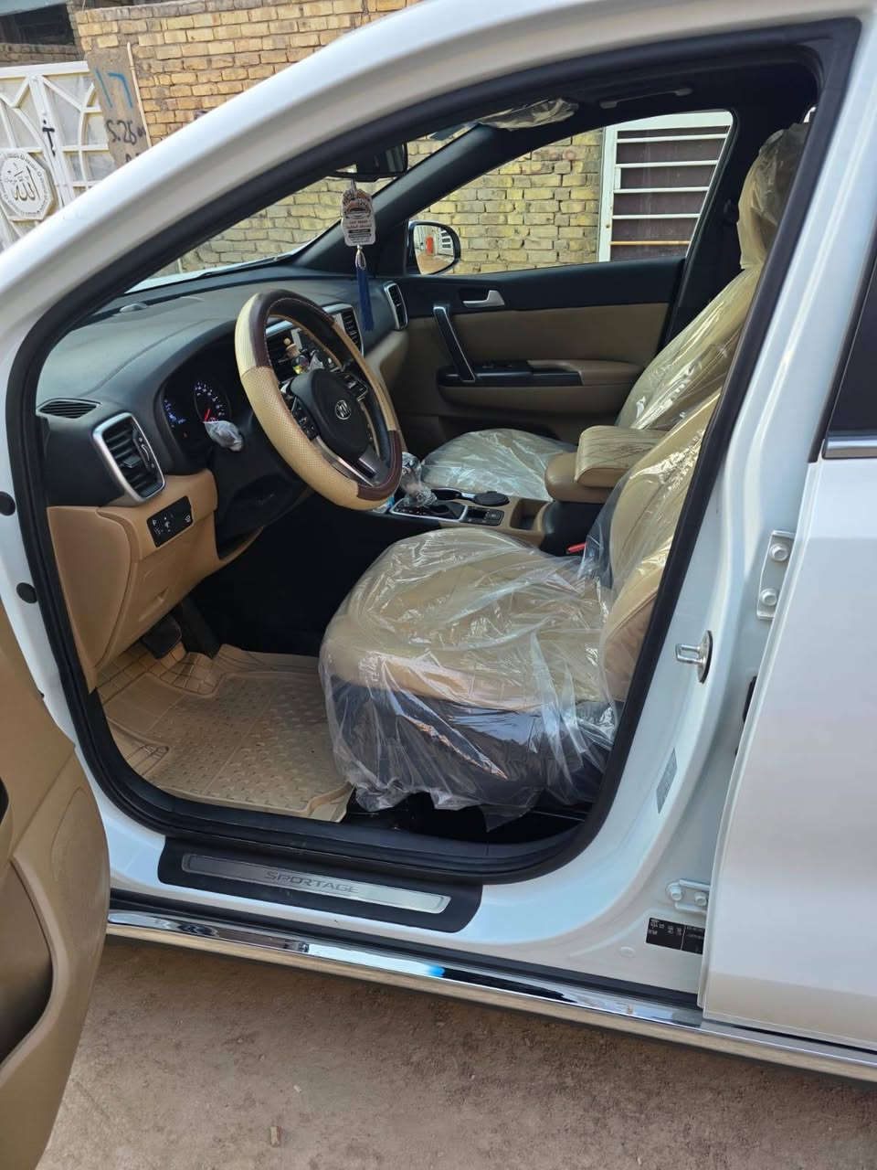 السلام عليكم
اسبورتج ١٩ شكل العشرين خليجية فول مواصفات بصمة تشغيل دخول ذكي بصمة ابواب تحكمات استرين بانوراما فتحة بالسقف تخم تاير جديد ماشية ٨٦ قابل للزيادة سيارة مال بيت جدا نظيفه احلى من الصور اللسعر ١٨٨ $
*********** مكاني بابل الحله مركز المدينه
