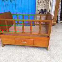 تخت أطفال • نظيف • الحدباء