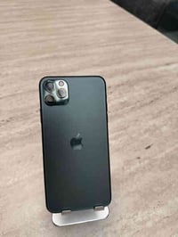 ايفون 11 برو ماكس 256 بطارية 77 شاشه مبدله نضيف كلش السعر 225 وبي مجال...