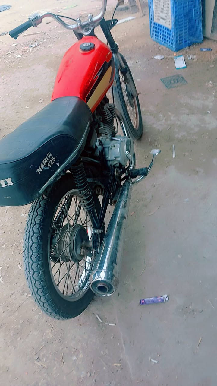 سلام عليكم دراجه لبيع نضيفه حلوه عوزه شياء بسيطه بس هيه شغاله نكره وطلع وين متريد دراجه كلك  تكفل عشاير بس سعر ميتين وبيه مجال حك جيه رقمي***********
