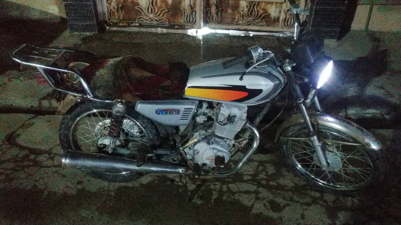 السلام عليكم ماطور للبيع اربعه كير اي عيب مابي كدام العين السعر 300.وبي مجال شي قليل الموصل حي سومر التواصل علا هاذا الرقم ***********
