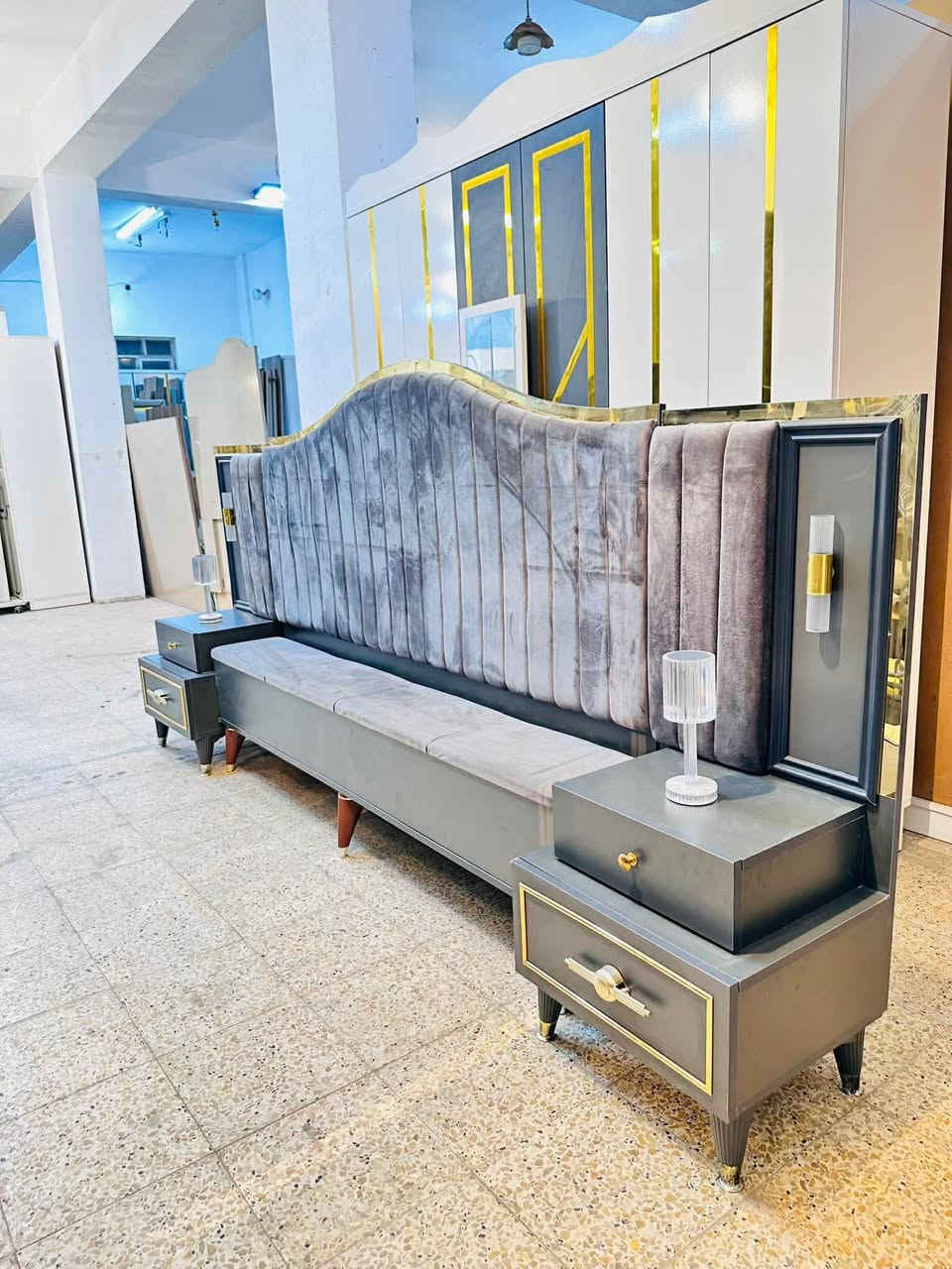 غرفه نوم تركي 🇹🇷درجه اولاً 
مديل حديث استخدام قليل 
تتكون من 10 قطع ميز امرايه داخلي 
+كنتور اضافي بابين + برغي وجوي حديد + شازلون مخزن سرير مخزن جكات + اناره شغاله 💡+جام برونزي +قماش وتر بروف 
سعر مليون 250 الف
تشمل التوصيل والشد داخل بغداد مجاناً باقي المحافظات كروه رمزيه


**إذا كنت صاحب هذا الإعلان وتريد حذفه لأي سبب، رجاءا أرسل رسالة إلى الدعم الفني**