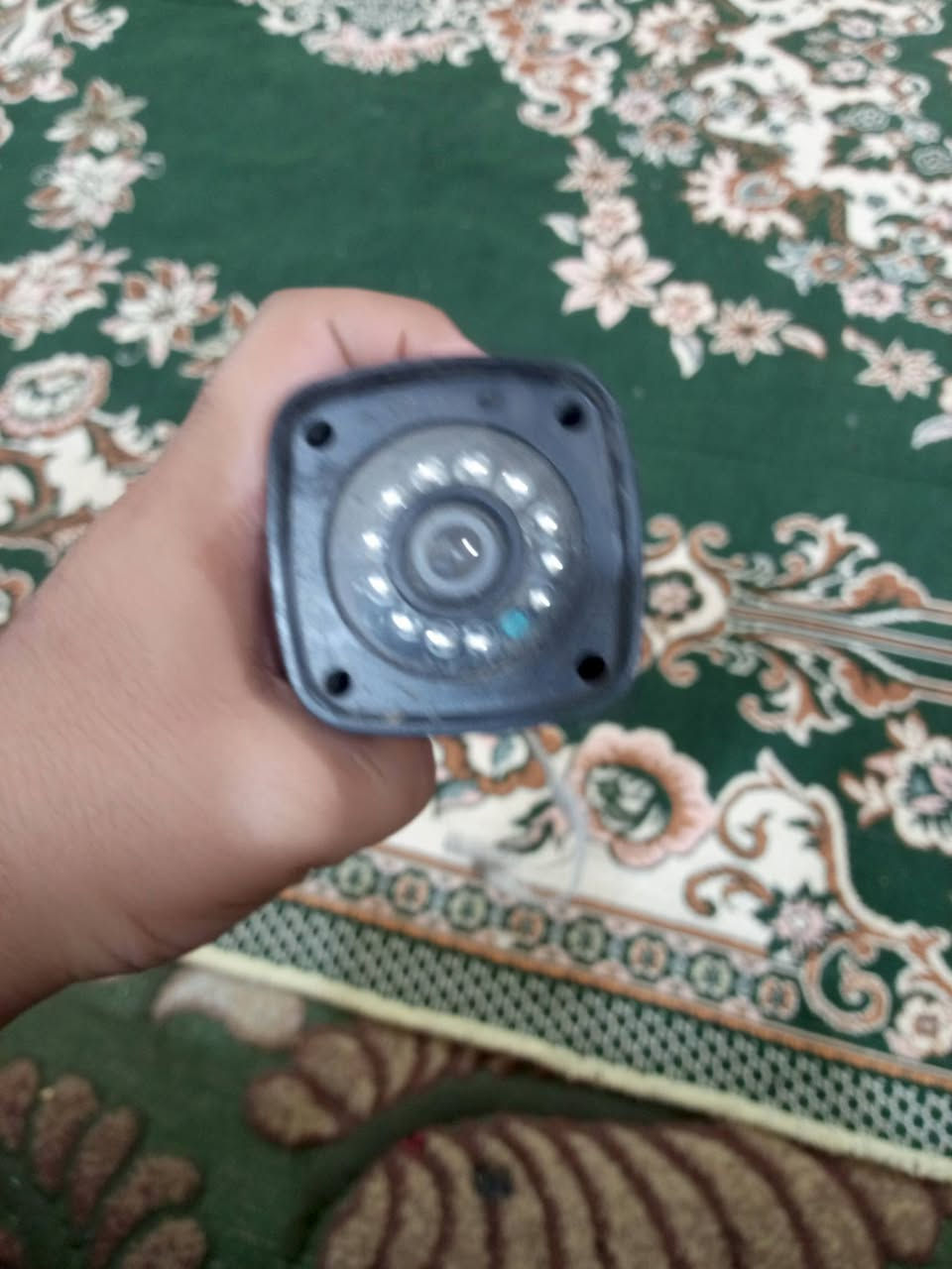 متوفر ٥ كاميرات مستعمل نضيف شغال ١٠٠٪ جبت جدد و اريد ابيعهن مكاني كوت 
قيم باليرضي الله والعافية..
***********
