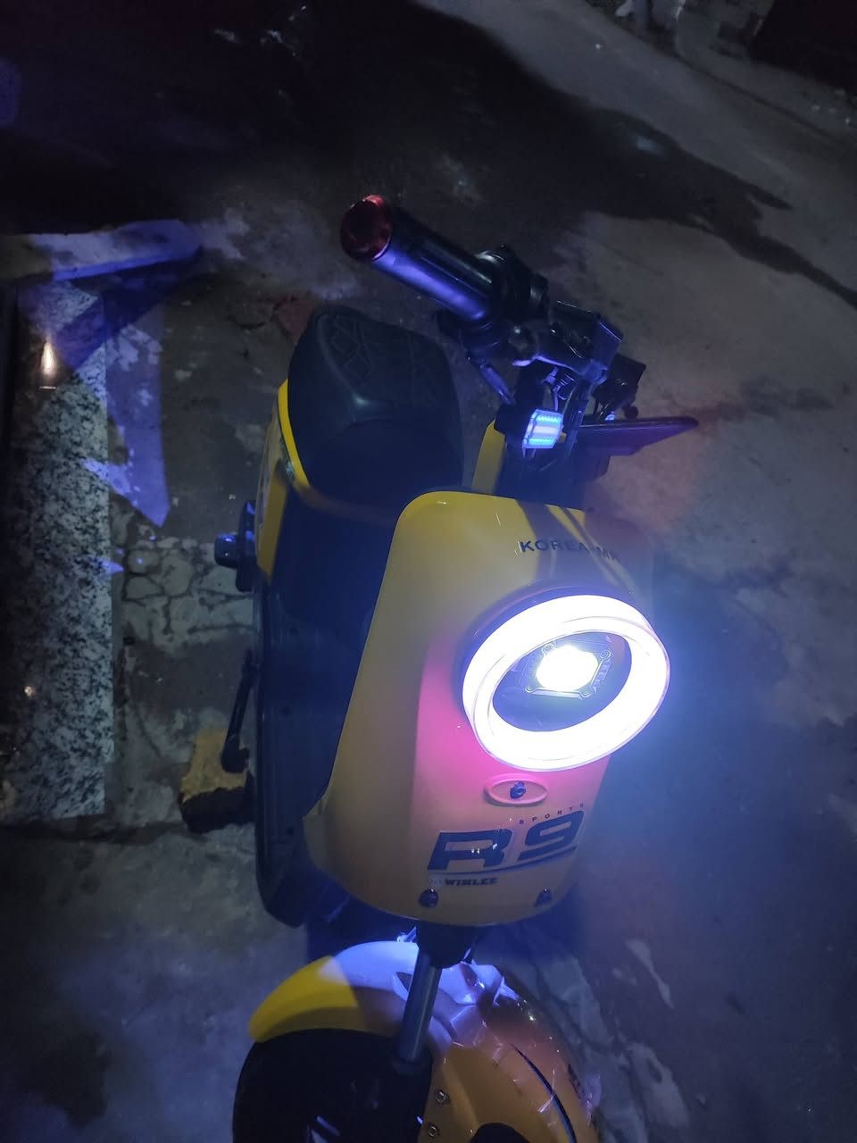 السلام عليكم دراجه شحن للبيع السعر450وبيها مجال العنوان الجزيره شارع زين العابدين تواصل ***********
