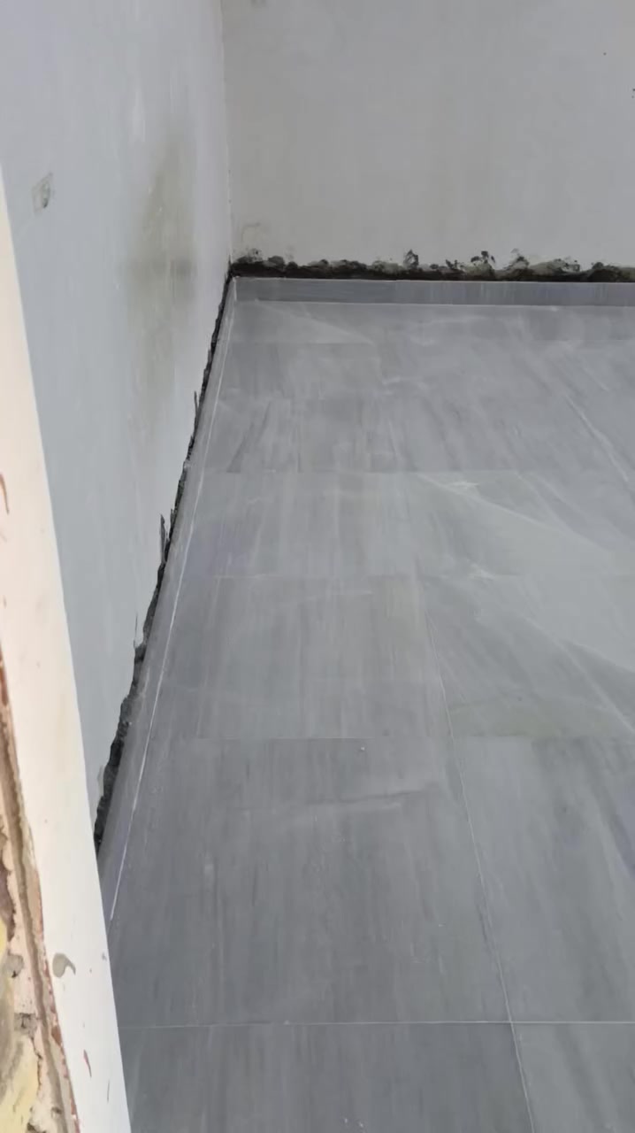 سلام عليكم خلفه سيراميك جدران وارضيه ودرج ولوح مكاني بابل شرط ليزر واي شي بشغل اخسره  مواد وعمل رقمي ***********
