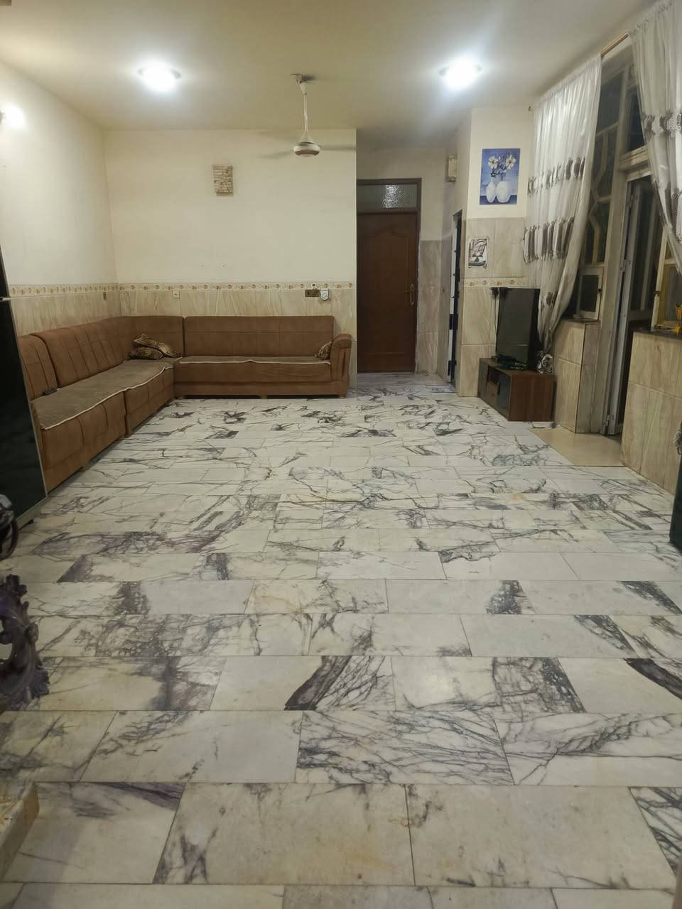 بيت للبيع 225م طابقينفي الرصافة الثانية بستان علي كمال
للاستفسار ***********
