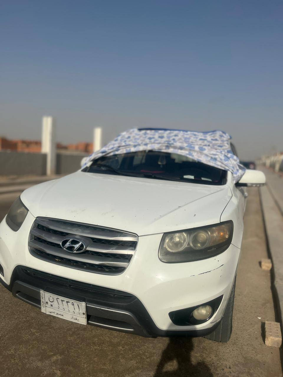 السلام عليكم سنتافي ٢٠١٢ فول مواصفات واحد على واحد 
بصمه تحكمات ستيرن فتحة سلايد شاشة كامرة حساسات كشنات جلد تحكمات كهرباء السيارة مال بيت متصرف عليهة شي محرك ٢٤٠٠ السيارة خليجي بيهة ملاحضات بسيطة صبغ
السعر ١٣٥ وبيهة مجال للشراي للتواصل ***********
