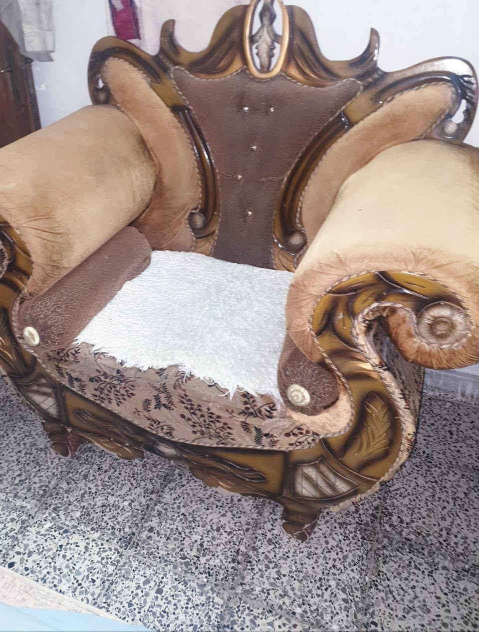 تخم 9 مقاعد 220 بي مجال بغداد غزاليه 
كلش قوي ثكيل درجى اولى اي ستفسار اتصال 
***********
