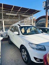 سنتافي 2012  محرك 6 شرط بيها شبرين بارد بالباب الخلفي من عند النفر الا...