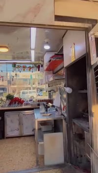 مشويات حازم حازم المنصور شارع دور السور مجاور رقم التوصيل 07704331184 ...