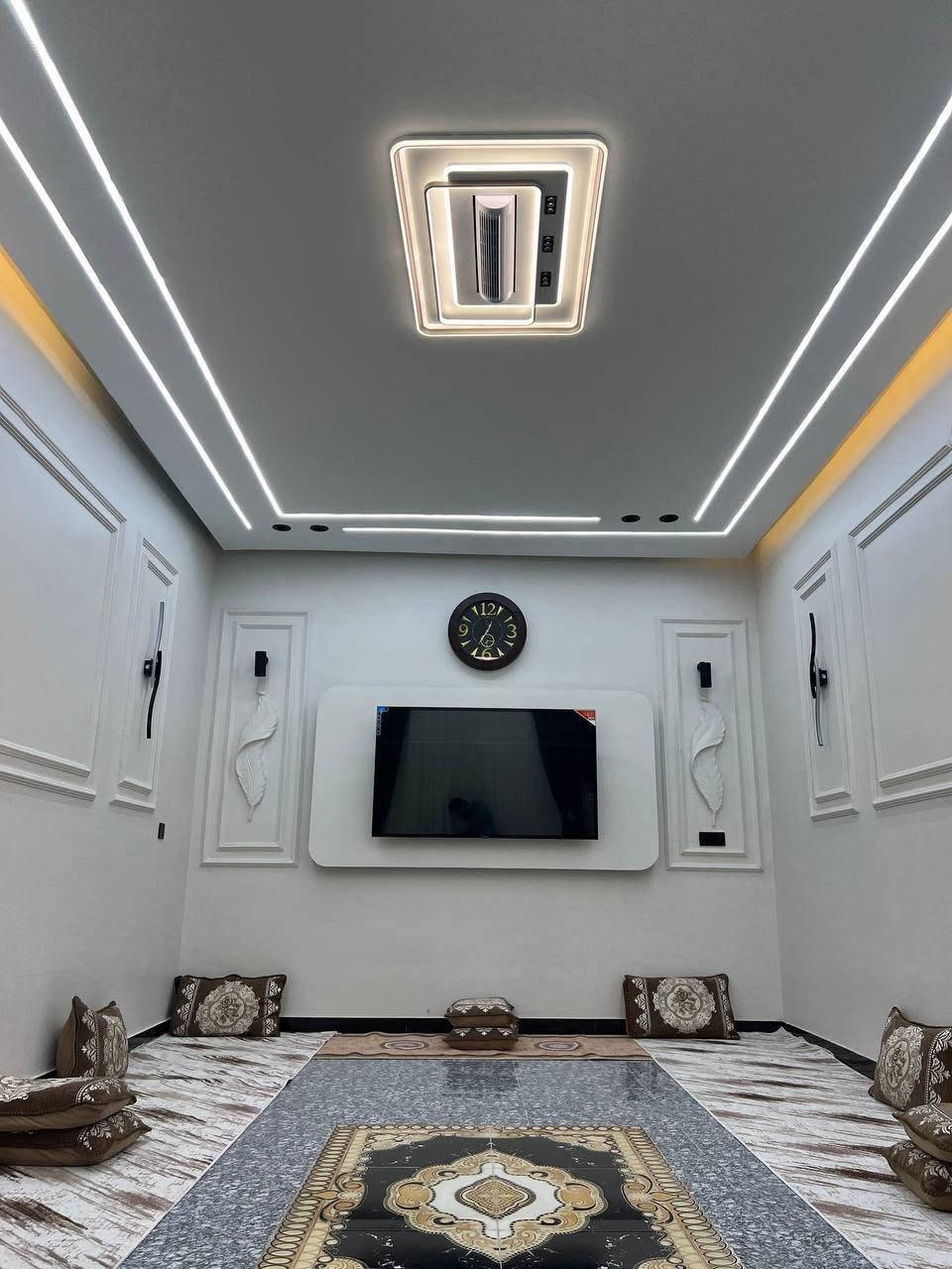 🏡 للبيع بيت سكني مع الأثاث بالكامل 🏡
📍 مساحة القطعة: 290 متر مربع
✅ استقبال 7×4 متر ✅ مطبخ 5×4 متر ✅ هول 6×4 متر ✅ غرفتين نوم 5.5×4 متر ✅ صحيات داخلية وخارجية ✅ محل تجاري ضمن العقار ✅ البيع مع الأثاث الكامل
بيت مرتب وجاهز للسكن مباشرة،
📞 للاستفسار والتواصل: ***********
