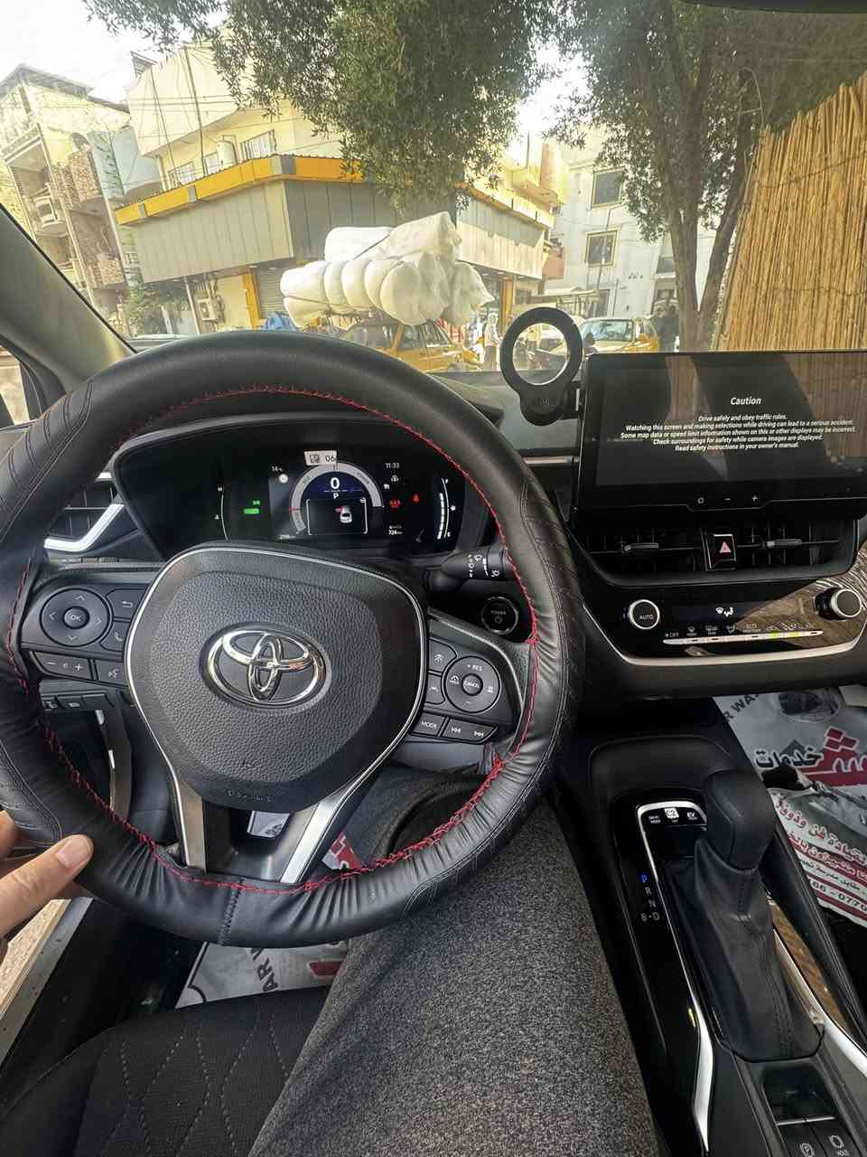 السلام عليكم كرولا هايبرد موديل 2024 جديده جدا ماشيه 2000 زيرو بصمه رادار امامي كامره تحديد مسار تحكم استرن 
مكفوله كفاله عامه السعر 156 $ للاتصال ***********
