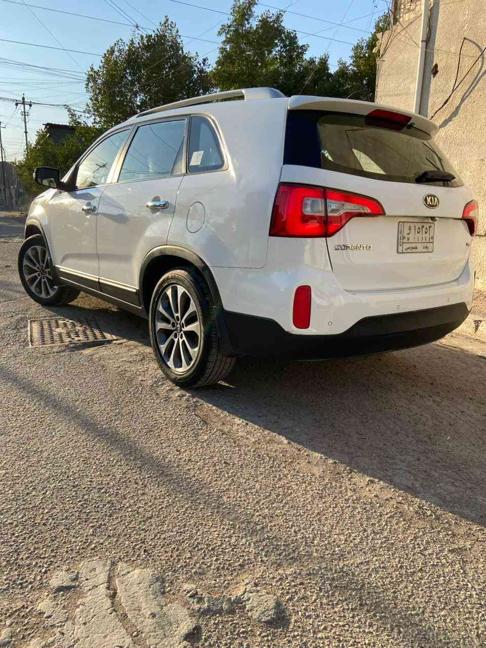 السلام عليكم ورحمة الله وبركاته
 #سورنتو ٢٠١٥ خليجي.  رقم بغداد.   بسمي تحويل مباشر
السيارة اي نفقص ما بيه.     مكفولة من كل شي ماعدا بارد بسيط 
مكان السيارة بغداد 🏠حي الإجهاد
السعر ١٩٥ وبيه مجال 
***********
