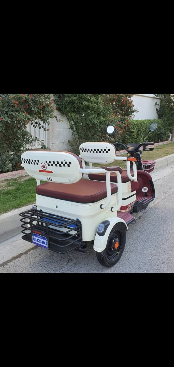 السعر ٩٠٠ هاتف ***********
