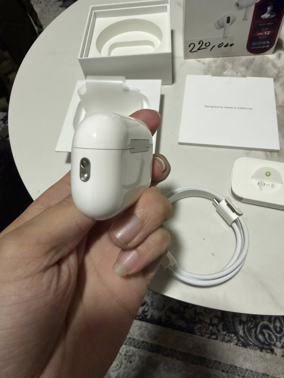 ايربود pro2
تايبسي شحن لاسلكي كامل ملحقات
استخدام شهرين تقريبا
من عالم القلعه داخل الضمان بعدها 
بيع 190 
سعر الجديد 245الف
بغداد كراده ***********
