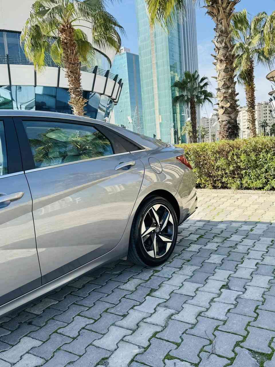 هيوندا النترا2023 ( لـيمـتد هايبرد)
سعر 172$بيها مجال

فول فول مواصفات لمتد فول 1/1 للاخير

دخول جديد رقم أربيل باسمي

حادثهة جاملغ جهة عكس سايق  ويا ربع الباب  صبغ بدون ايرباك بدون دواخل

ماشيه 18 الف ميل 

شاشه متصله

كيجات دجتل 

اناره داخليه بالدشبول بلادي

بصمه تشغيل + تشغيل عن بعد + بصمه ابواب

فتحه سلايد 

لدات امامي خلفي

زنون بلادي

داخل جلد تدفئه 

رادارت امامي وخلفي وجانبي

حساس خلفي 

كرسي كهرباء كامل خزن

تحديد مسار 

اوتو هولد

هاند بريك بصمه

انظمه قياده 

شاحنه لاسلكي 

سستم صوت  bose

اشاير مري

ويل 17 كروم

دخول ذكي وترحيب

وجنطه ذكيه تفتح عند الاقتراب

وبعد بيها مواصفات 

رقم شاصي

KMHLN4AJ6PU090234

للاستفسار

***********

مكان سيارة اربيل
