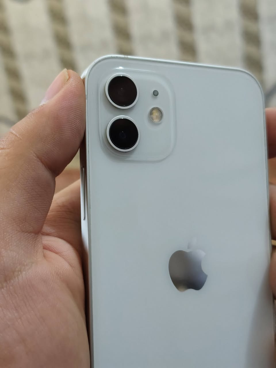 السلام عليكم ايفون ١٢ عادي مكفول من كلشي جهاز وتر بطاريه ٨٨ بلاد ذاكره ٦٤ مكاني بغداد الراشديه السعر ٣٠٠ رقمي***********
