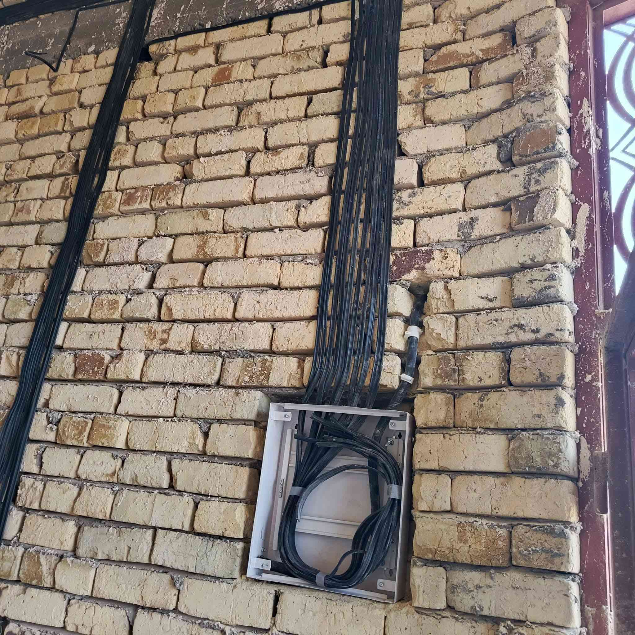 تأسيس مي ومجاري تأسيس كهرباء دفن بوري سيمنز شغل درجه اولى ديوانيه وكافة اقضيتها 
***********
***********
