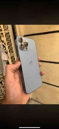 13برو ماكس للبيع.  مبدل ضهر وبطاريه اصليه بعده  ١٠٠  تلفون حلو. لون بح...