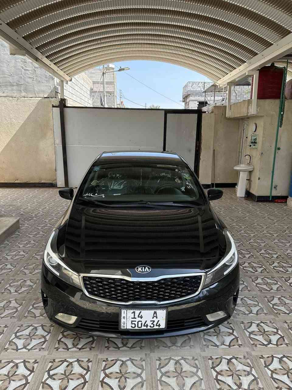 سلام عليكم كيه فورتي 2018 وارد أمريكي كفاله من الضربة وصبغ والفتح والبارد سيارة جاهزه تبريد ثلج حدادا كلها جديد تايرات جدد محرك دوش 2000ما مفتوح سنويه الحد 30 تحويل ثاني يوم عنوان البصره ابو الخصيب هاتف *********** سعر 115
