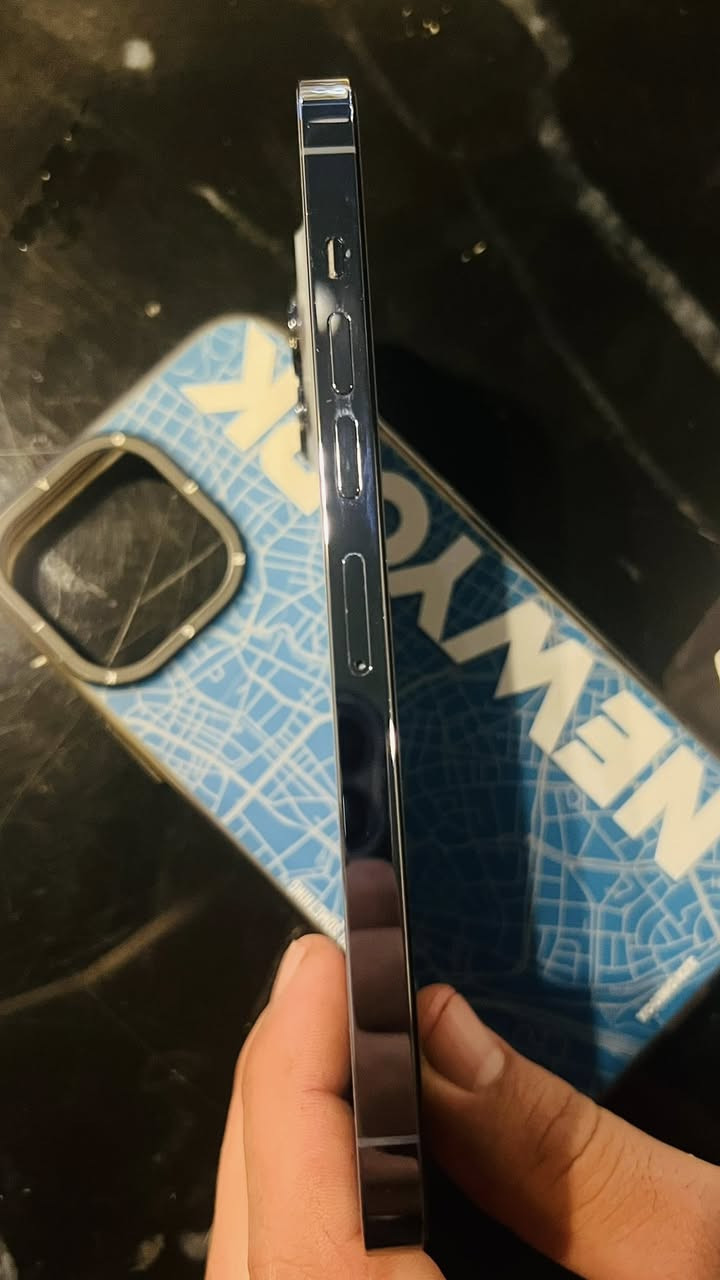 سلام عليكم آيفون ١٣ برو ماكس ذاكره ٥١٢ بطاريه ٨٧ نضافه فول وين ماتحب افحص السعر ٧٧٥ وبي مجال لون بحري مكاني نجف سلام راسل خاص وبيك خير وتدلل 
الرقم :*********** بي واتساب
