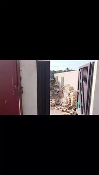 للبيع ببت المساحه ٢٠٠ متر  الموقع العامريه  السعر 40مليون بي مجال قليل...