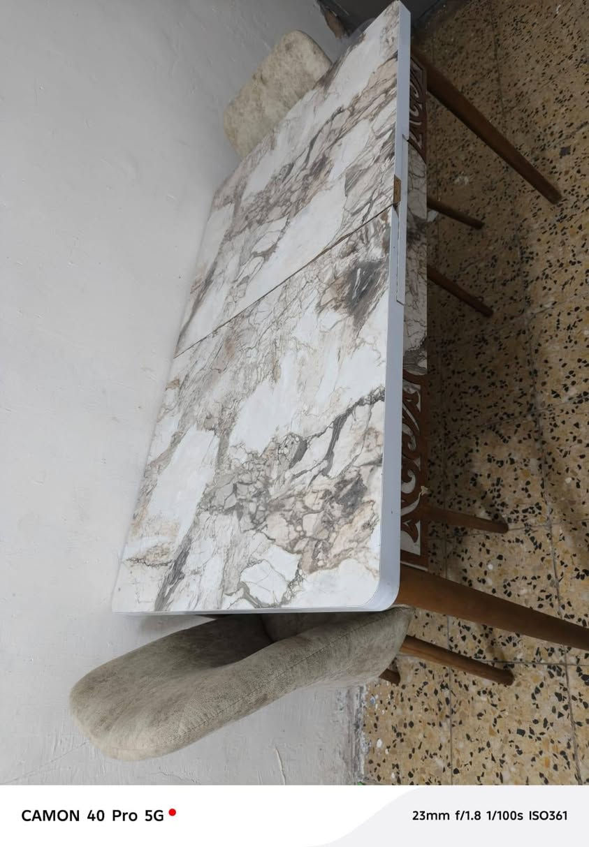 يتوفر غراض للبيع
تخم  ملكي 10 مقاعد
ميز طعام يتكبر ويصغر مع اربع كراسي 
كنتور 2 باب مع ملحق 
كنتور كبير 5 ابواب مع ملحقين 
بوفيه جديدة ما مستعملة 
للتواصل واتساب 
***********
