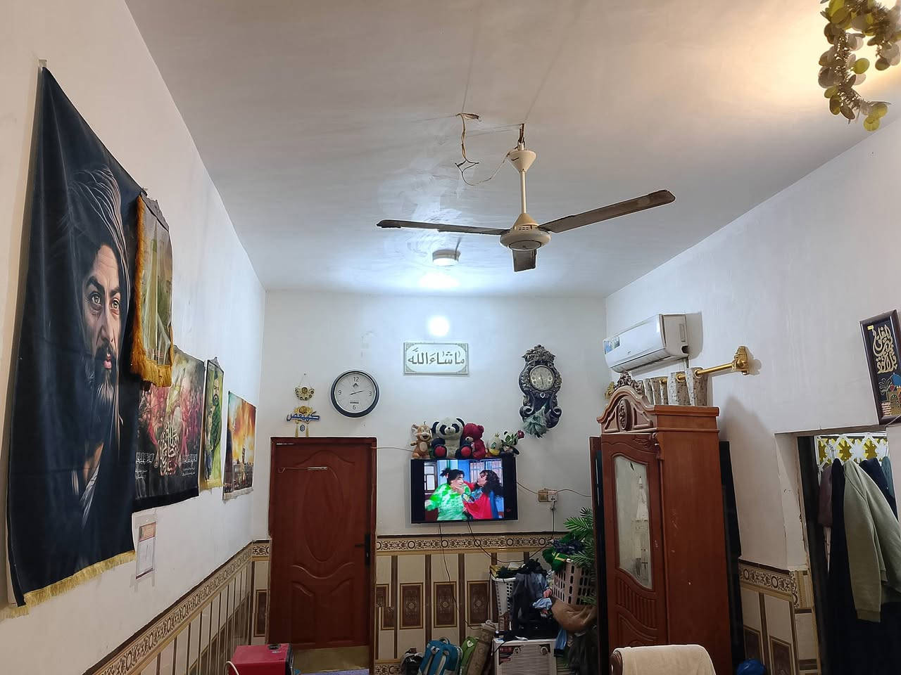 بيت للبيع مساحه 150 حي الاعلام البيت طابقين***********
