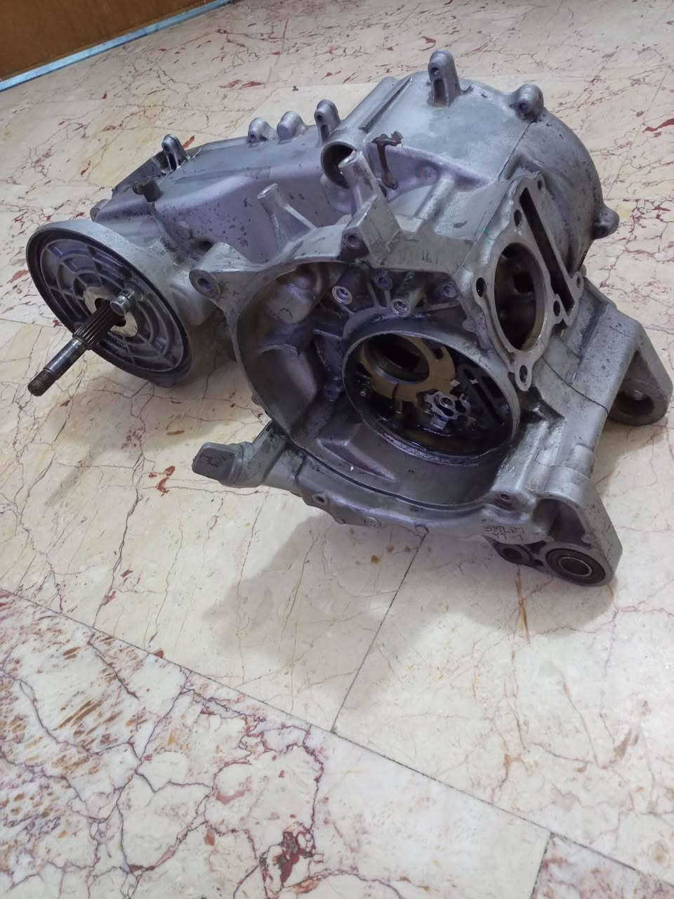 سلام عليكم للبيع فشك مال سكنس بلاديات مال حاويه جدد سعر 50قفل مكاني بغداد حي العامل رقم ***********
