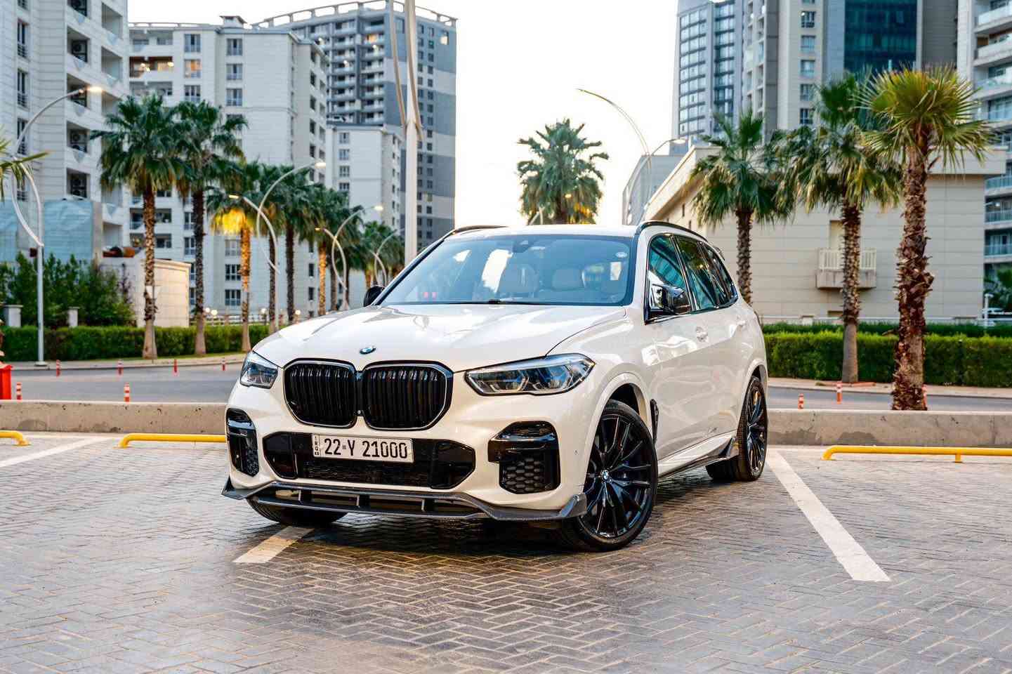 بي   ام دبليو 2022 BMW X5 M50i 
٨ سلندر توين توربو 
ماشية ٧٥٠٠٠ كم 
مغلف PPF بالكامل 
فول مواصفات 
داخل احمر لونين بلادي 
بانوراما 
كاميرات ٣٦٠ 
رادارت 
مقاعد هيتر + تبريد 

🟪 السعر  :: الطلب في التعليقات ويوصلك مباشرة ✍️ 📩

سماعات harmon/kardon 
صندوق كهربائي 
عليها اضافات كاربون فايبر : لحية + دفيوز + دوسات + سپويلر 
قطعة وحده صبغ بدون دواخل بدون ايرباك 

رقم صاحب سيارة
***********

