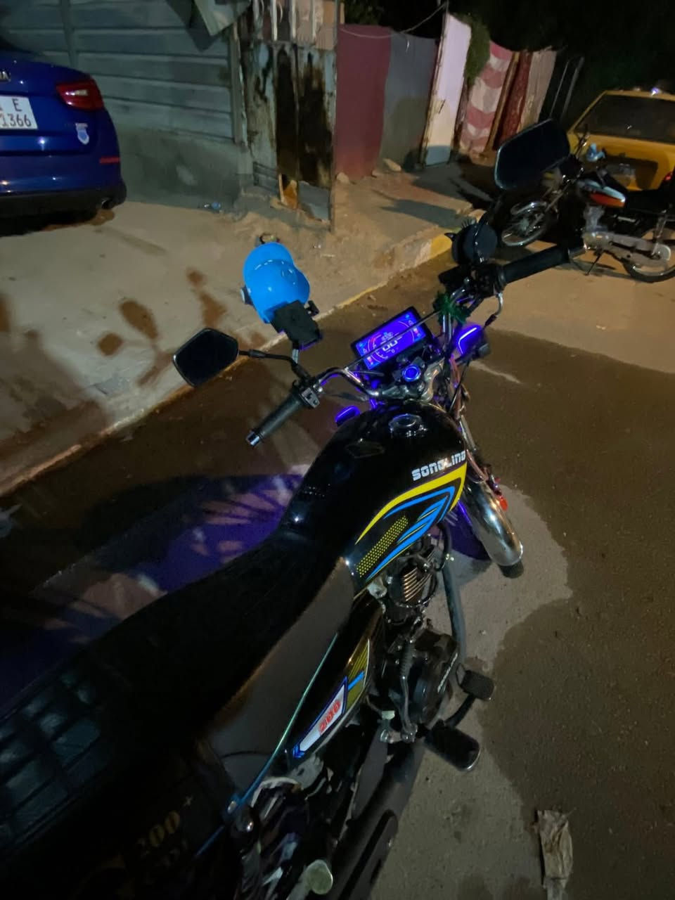 سلام عليكم دراجه أيراني سونك موديل2026دراجه ما شايفه مصلح جديده جايبه و هسه اريد ابيعه أوراق كامله سعر دراجه مليون و بيه مجال بسيط 

تواصل وتساب فقط ***********
