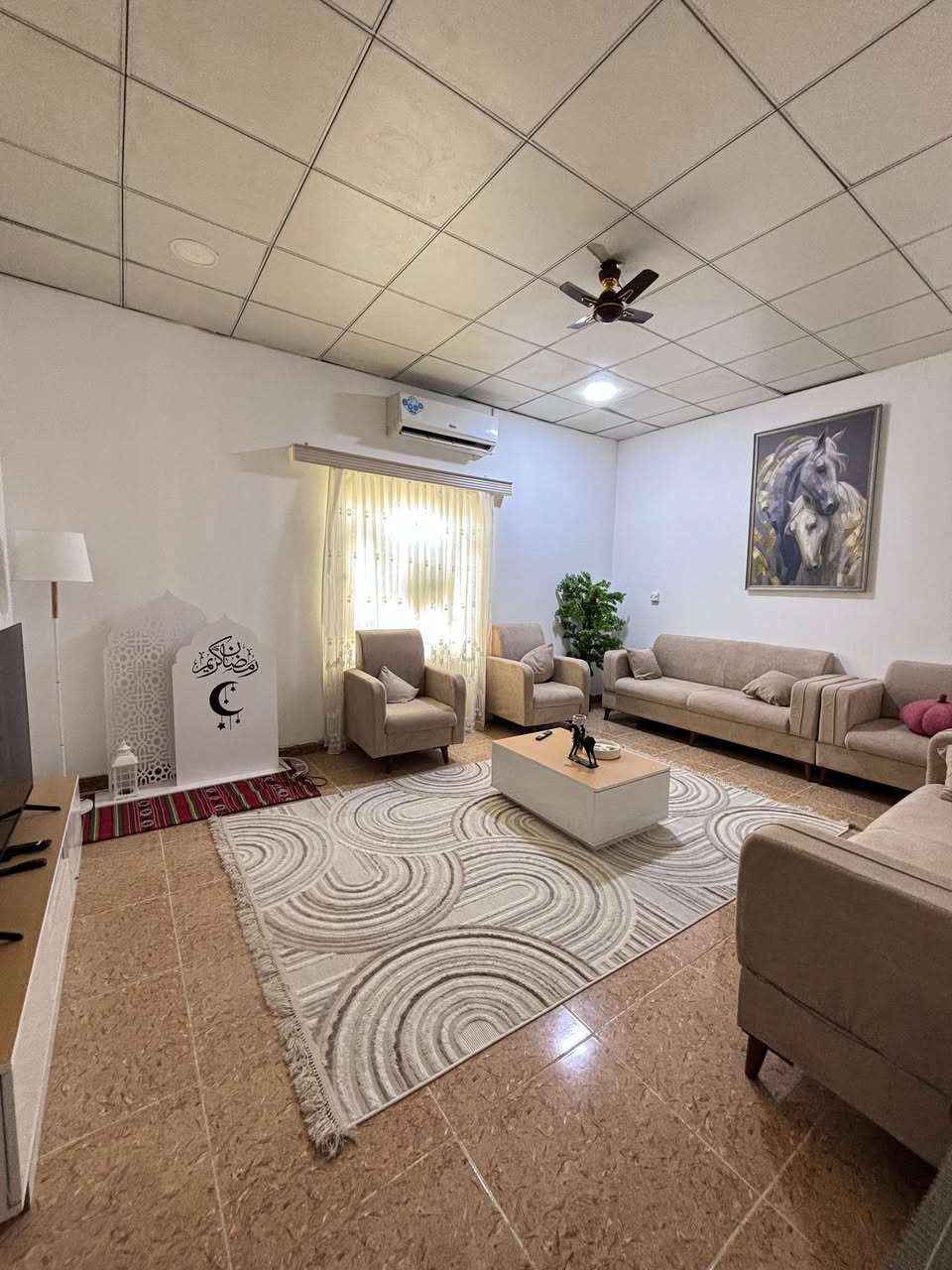 ١٠٠ متر طابقين
البيت ١٠/١٠ مربع 

التنومة كردلان شارع أسواق تبارك اول فرع شارع الامام الحسن نهايته

الطابق الاول

طارمة صغيرة 

حمام خارجي

استقبال ٤x٤

مطبخ ٣x٥

غرفة ٤x٤

منور كبير شوي

حمام هم كبير 

الطابق الثاني 

غرفتين 

كل غرفة ٤x٥

هول حجمة حلو

حمام كبير 

السقف سندويج للطابق الثاني كله

للتواصل واتساب ***********

‭٠٧٧٧ ٠٨٠ ٧٥٤٢‬  اتصال
