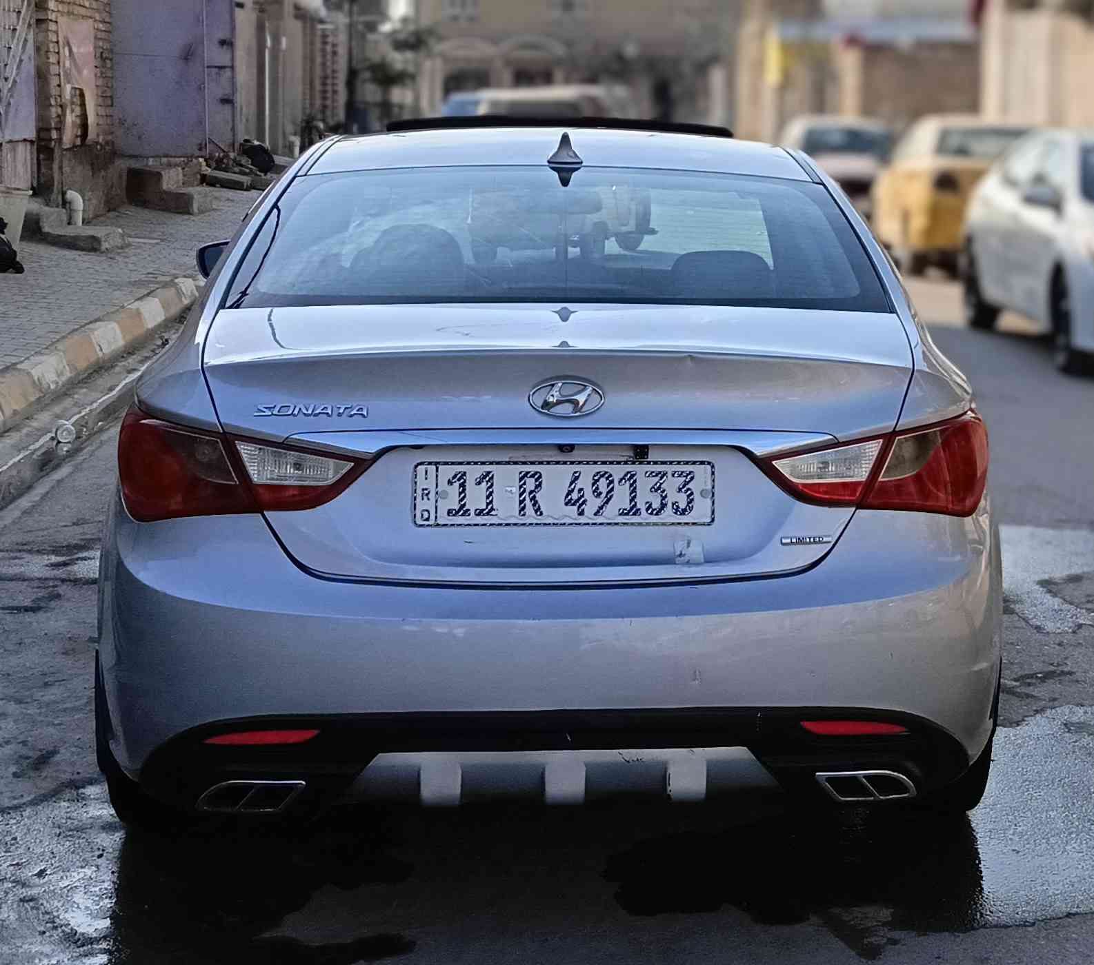سلام عليكم سياره هيونداي سوناتا موديل السياره 2011رقم بغداد مشروع وطني سنويه جديده رقم جديد تحويل مباشر بلسم وارد امريكا حادث جاملغ امامي  وبنيد فقط بدون دواخل بدون تبديل بس صبغ باقي كفالة السياره كله ليبل واحد السياره جاهزة من كلشي مكان سياره واسط السياره مكفولة كفالة عامه من ضربة كص نقل جثه والوصولايات مكينه ولكير 24 مكفولات تبريد شغال السياره اي نقص مابيه حداديه خلفي امامي جديده تخم تاير جديد السياره فول مواصفات فتحه سقف تحكم استيرن اشاره بلمري فول واحد على واحد سعر السياره 107 ورقة بيه مجال حك جيه رقم موبايل صاحب سيارة موجود بلنشر 
***********
